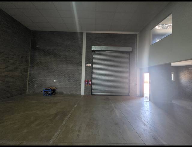 550M² WAREHOUSE TO LET IN STORMILL